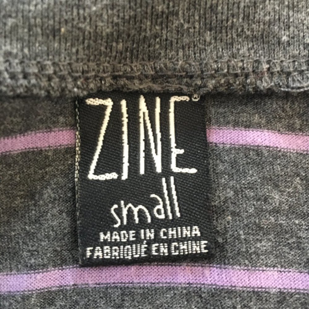 Zine V Neck T Shirt Size S - Picture 5 of 5
